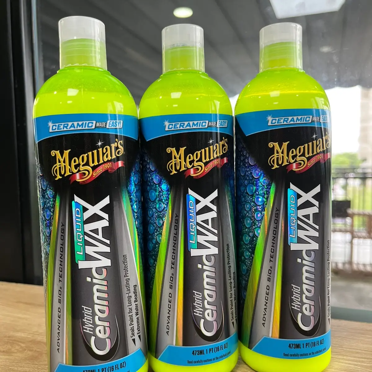 Meguiar's Wax bóng Ceramic cho sơn xe dạng kem - Hybrid Ceramic Liquid Wax - G200416, 473ml-Tặng kèm mút
