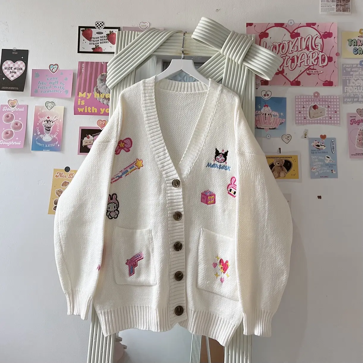 Áo cardigan len kuromi trắng hình thêu