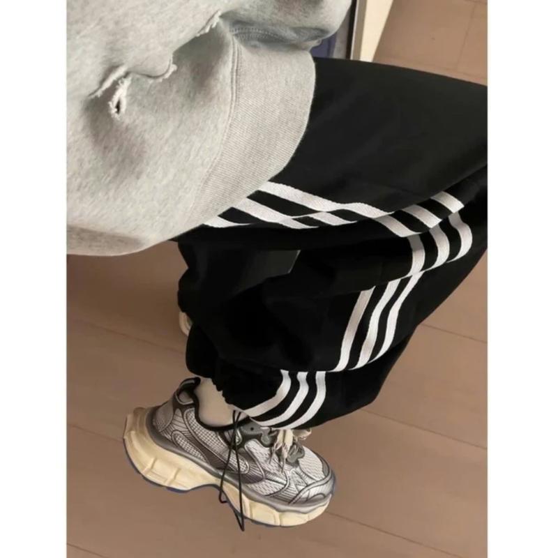 Quần Dài Ống Rộng Form Suông Unisex Nỉ Cotton Thiết Kế 3 Sọc Kèm Dây Rút Gấu Thế Thao Menswear Kem 7