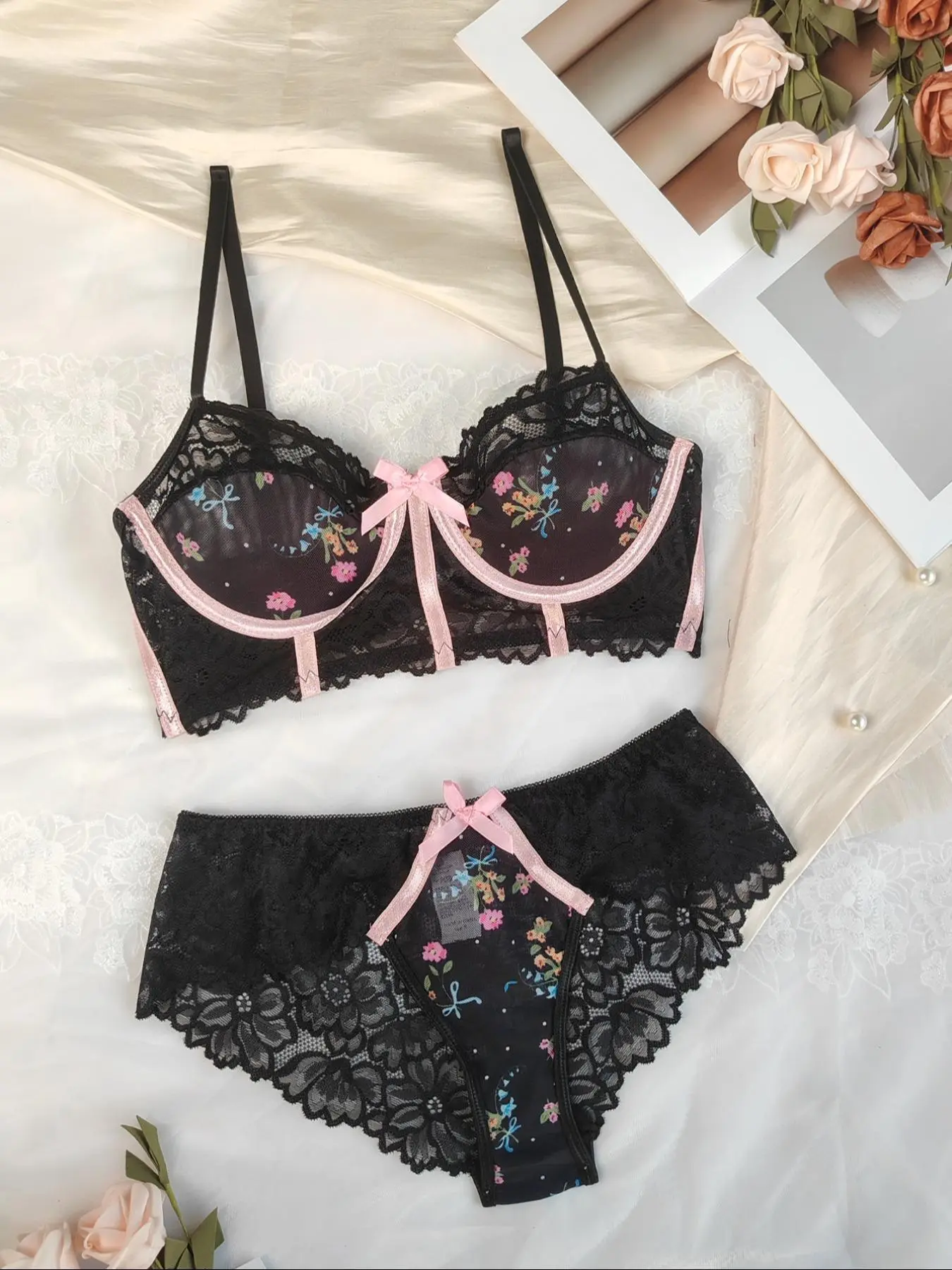 Women's Lace Underwire Bra & Semi-sheer Panty Two-Piece Set, Elegant Adjustable Strap Bra & Panty Set, Soft Comfy Breathable Lingerie Set for Women