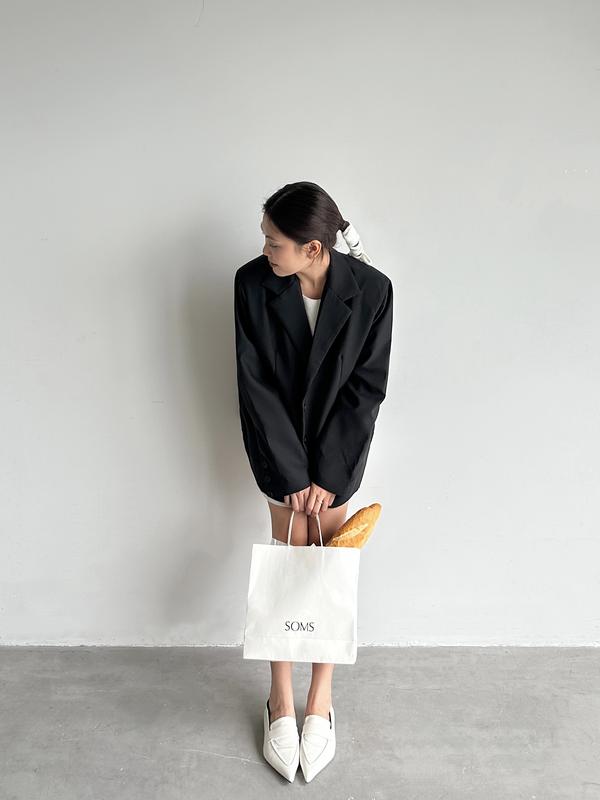 Áo blazer tay dài form rộng thiết kế dộn vai may 2 lớp dày dặn | SOMS |  OLLIN BLAZER 3