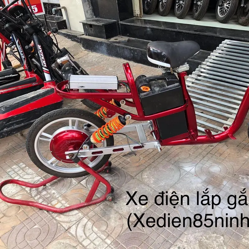Gắp phay lắp xe điện mẫu mới. 2