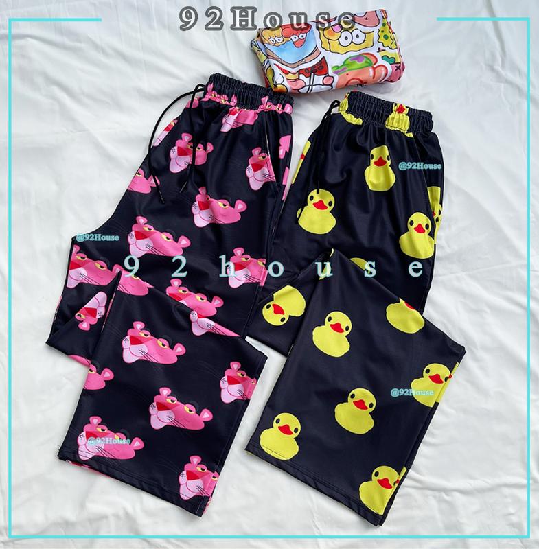Quần dài ống rộng mặc nhà in hoạt hình dành cho Nam nữ Quần dài cartoon unisex Báo hồng Vịt vàng đi chơi đồ mặc nhóm