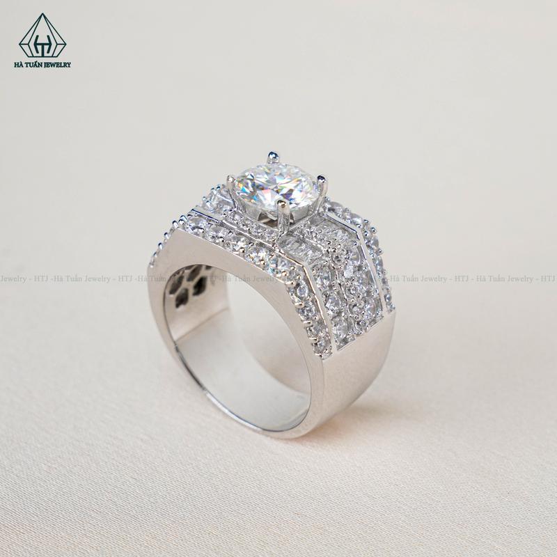 Nhẫn Nam Bạc 925 Xi Kim Viên Chủ Đá Moissanite 7.2mm RMX114 Hà Tuấn Jewelry