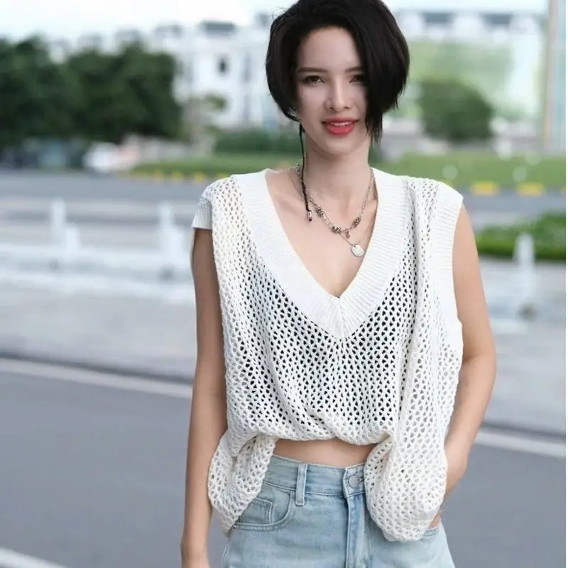 Áo lưới cổ tim form rộng 2 màu Hạnh Nguyễn Mikixi 1