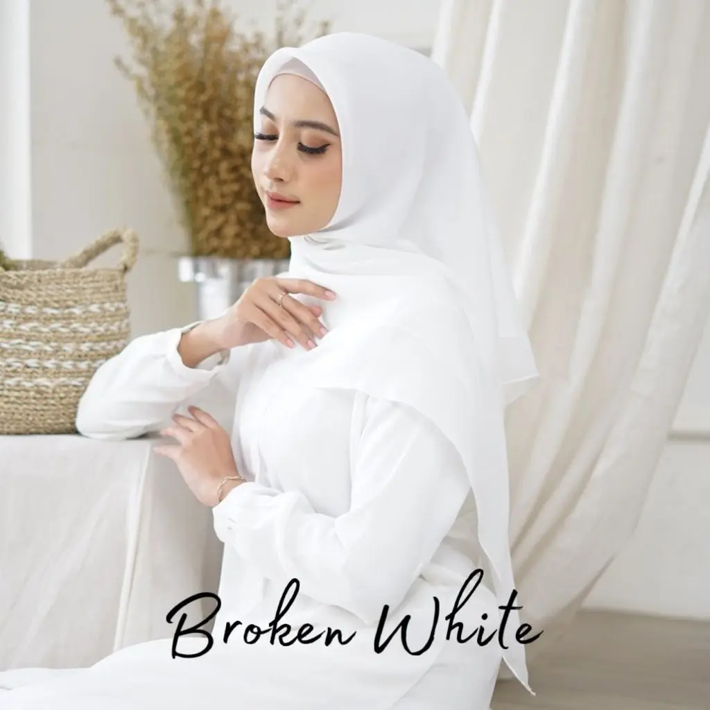 Bella broken white