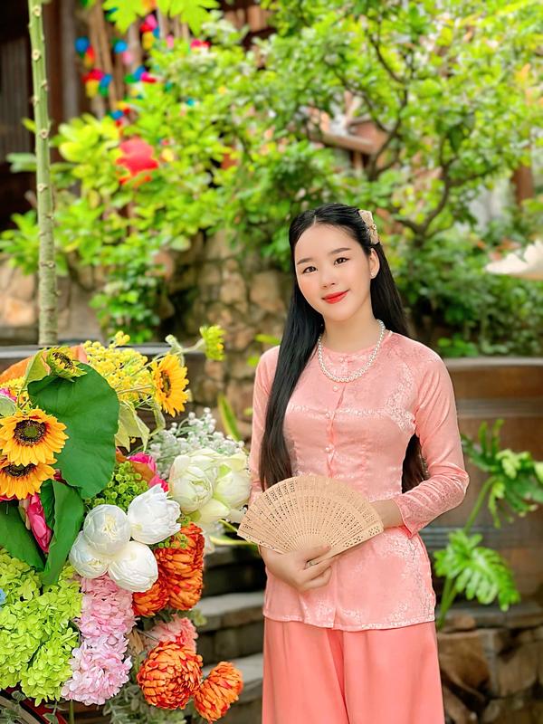 Hân Nguyễn Áo Bà Ba - B.A125 - Áo Bà Ba Gấm Hoa Cúc Nhí Cài Nút Cổ Tròn Tay Dài Nữ Top Women Sơ Mi