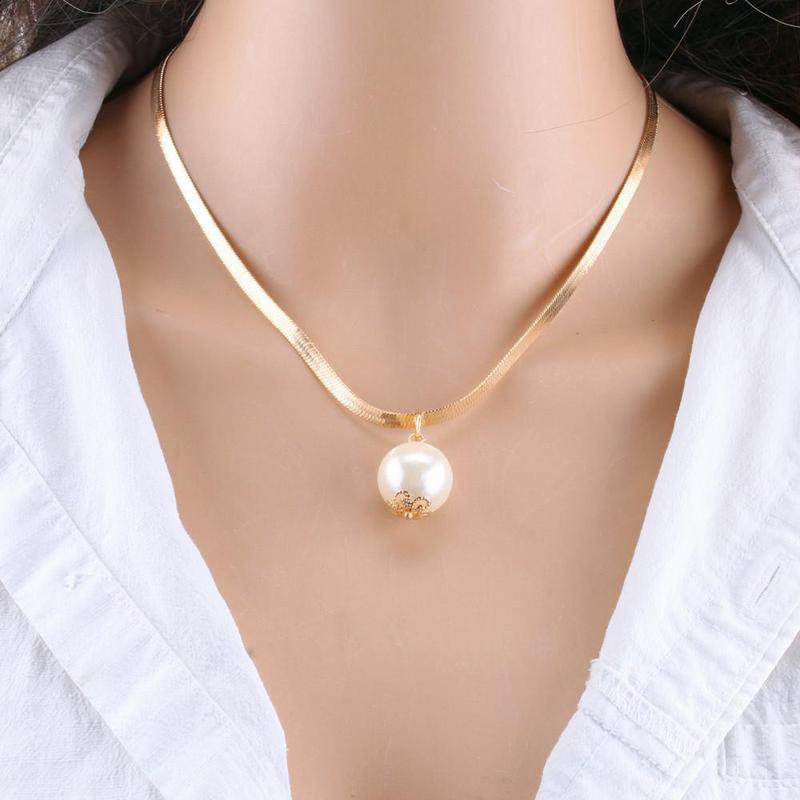 Product Introduction of [Hot Sale] European and American Fashion Pendant Retro New Copper Snake Chain Necklace Baroque Pearl Pendant Square Necklace Set 5