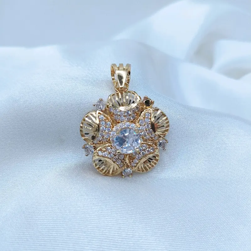 MDD17 Mặt Dây Chuyền Đồng Hoa Mai Màu750 Women Charm Nữ 2