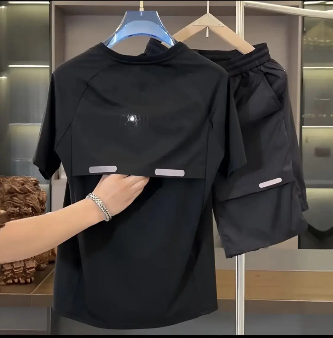 Bộ Quần Áo Nam Thể Thao Thời Trang Sport Chất Liệu Thun Co Giãn Cao Cấp Menswear