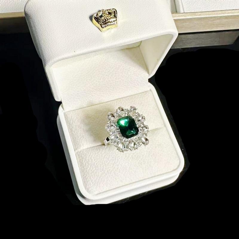 Product Introduction of Simple Super Shiny Elegant Emerald Set Rings Necklace Frosty Style Stud Earrings Online Influencer Necklace TikTok Cross-Border Hot Sale 9