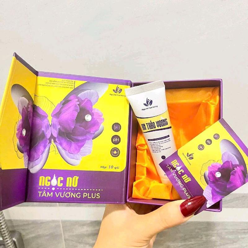 (TẶNG DUNG DỊCH VỆ SINH + TẶNG 1 GÓI LẺ + MIỄN PHÍ SHIP) Hộp 10 gói viên vệ sinh phụ nữ Ngọc Nữ Tâm Vương Plus giúp mình hỗ trợ làm sạch vệ sinh phụ nữ, các tình trạng ngứa do bã đậu, do nấm candidan 0