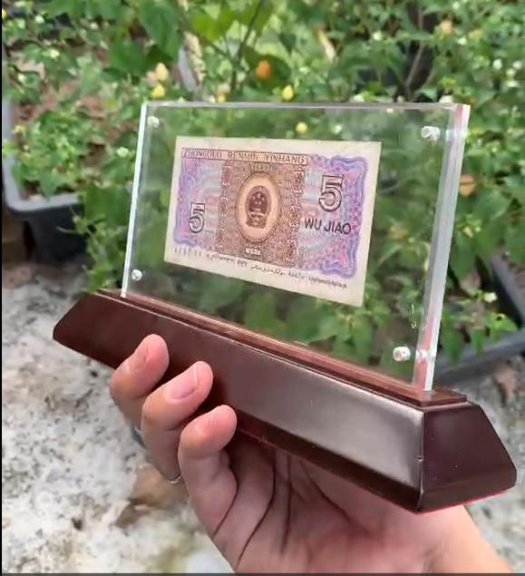 [FREE SHIP + SỈ] Kệ trưng bày tiền lucky money đế gỗ, mặt mica cao cấp nút nam châm. 4
