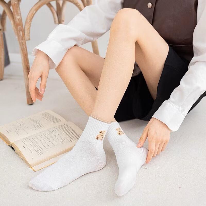 Product Introduction of Set 10 Đôi Tất Gấu Tông Nâu Cao Cổ Phong Cách Vitage 12