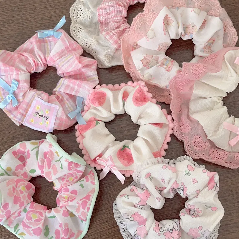 Scrunchies Rộng Viền Ren In, Phong Cách Thanh Lịch, Dành Cho Phụ Nữ Và Trẻ Em Gái, Dây Buộc Tóc Ngọt Ngào Dễ Thương Và Tinh Tế, Phụ Kiện Tóc Thời Trang, Tuyệt Vời Làm Quà Tặng 1