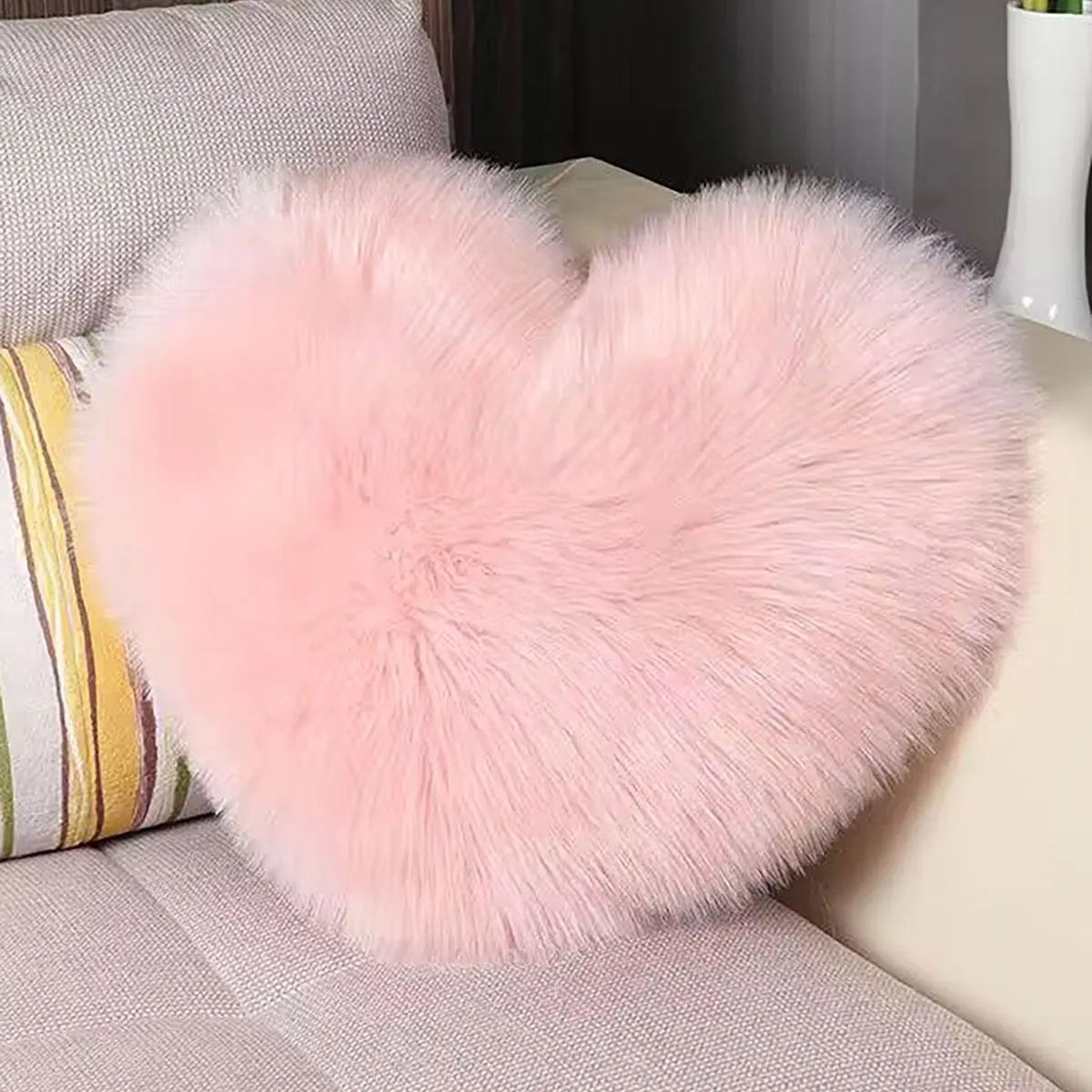Decor Heart Shaped Comfortable Cozy Faux Fur Throw Cushion, Sweet Furniture, Durable Cozy Corner Soft Plush Throw Pillow, Decorative Cushion, Christmas Gifts, Valentines Gift for Her