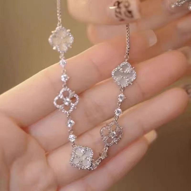 Vòng Tay Đá Zircon Hoa Bốn Cánh Hàn Quốc, Cảm Giác Cao Cấp Sang Trọng Giá Cả Phải Chăng, Có Thể Điều Chỉnh, Phong Cách Mới, Trang Sức Thời Trang Nữ, Được Đánh Giá Tích Cực 1621 7