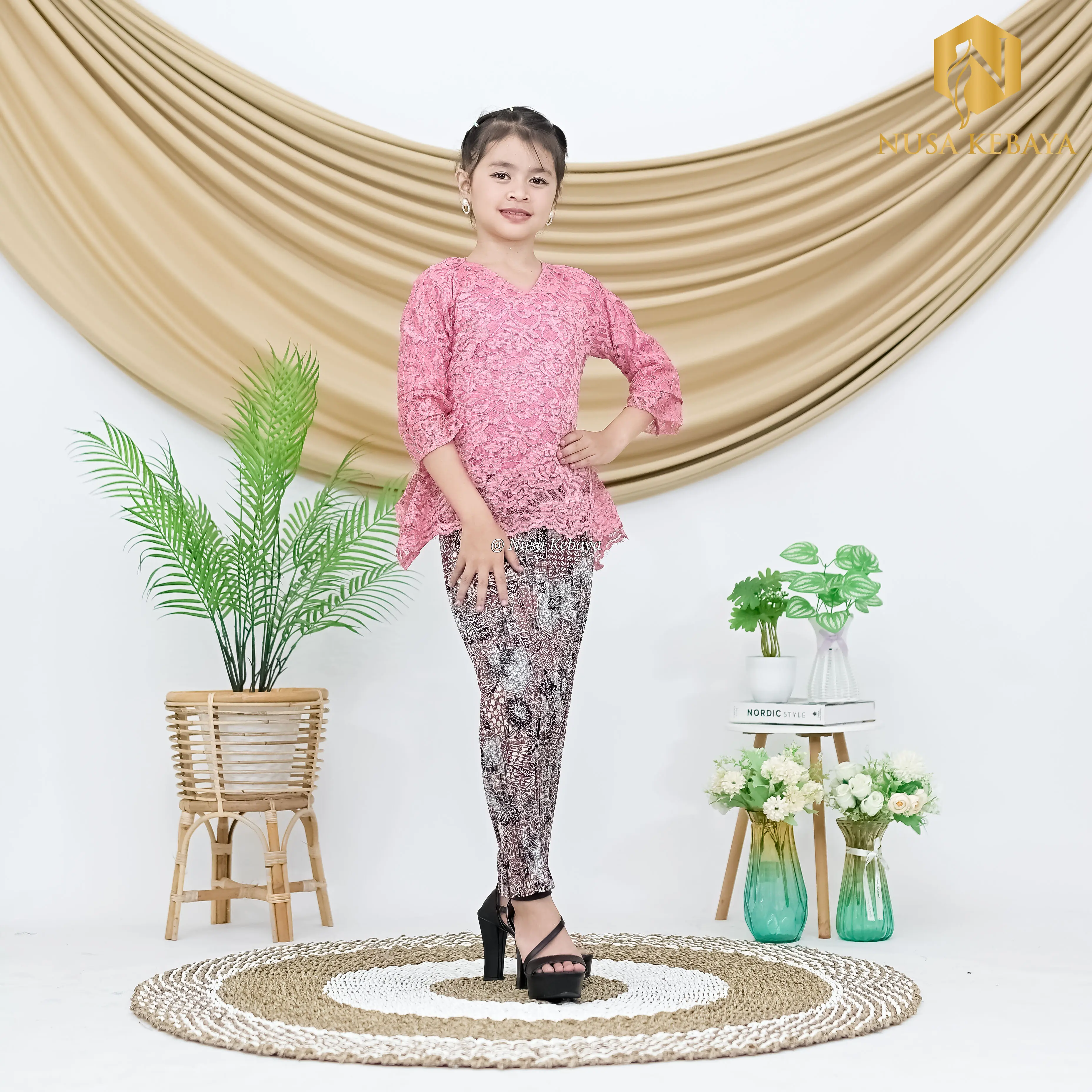 Setelan Kebaya Modern Anak Bahan Brukat Varian Warna Set Rok Plisket Batik Terbaru Baju Anak Perempuan Fashion