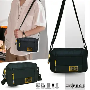 Tas Selempang 2in1 PEGE Cezy Model Kasual Pouch Warna Hitam - PG 8957
