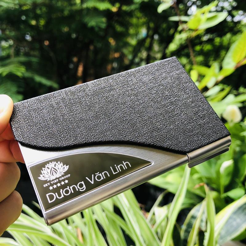 HỘP ĐỰNG NAME CARD KHẮC LOGO. TÊN THEO YÊU CẦU