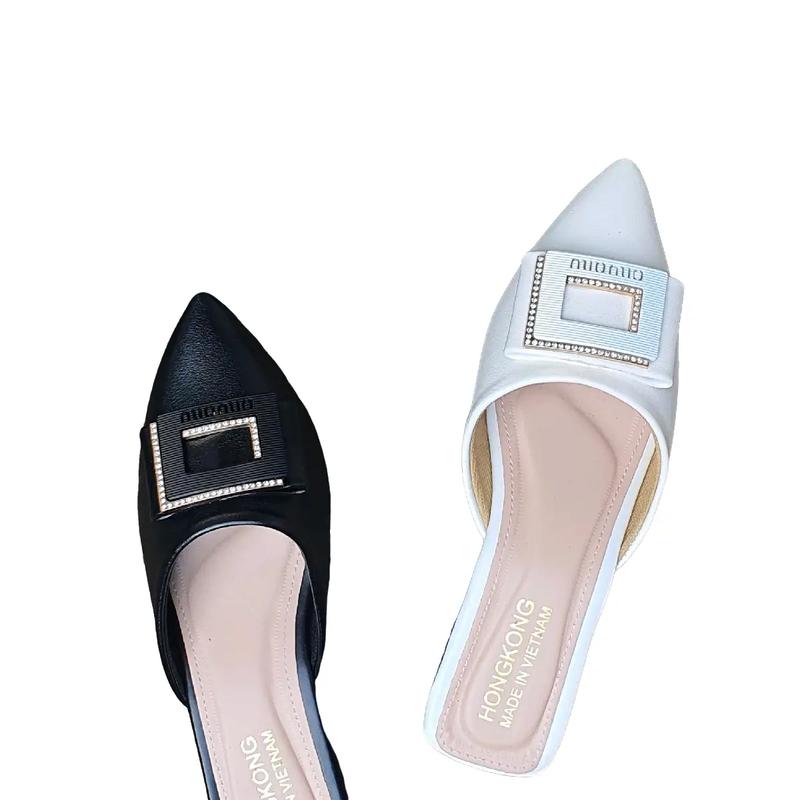 sục mũi nhọn 5 phân  và 3 phân trang trí  khóa vuông  đế đúc liền .NGIYEEN NGUYÊN STORE 87 GiàY Nữ dép đen cao