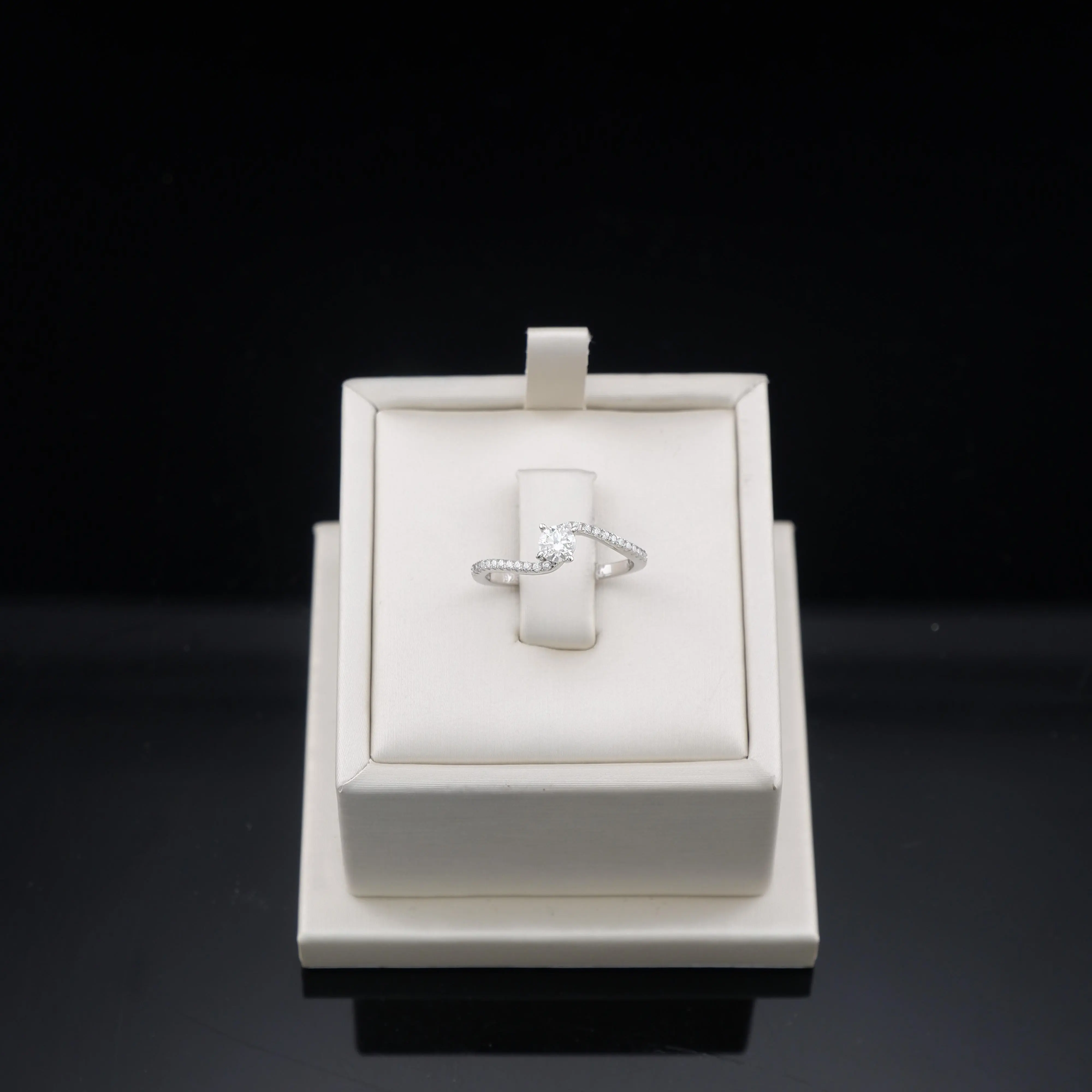 Lyra Cincin Wanita Moissanite Silver S925 Lily 7560