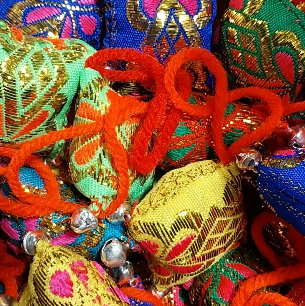 Móc khóa thổ cẩm hoa văn in