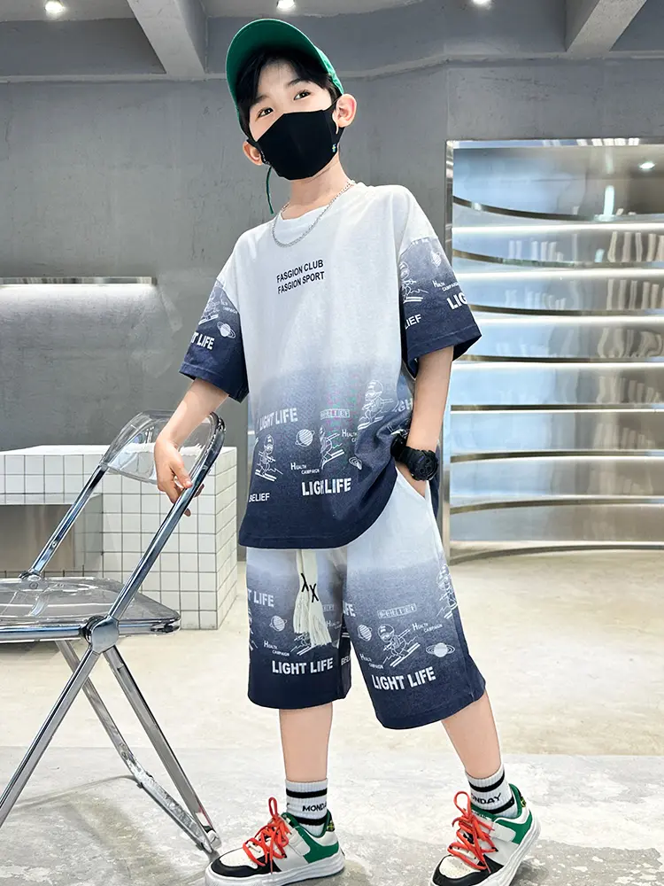 Bộ loang phối màu chuẩn soái ca cho bé trai. Bộ quần áo cho bé size từ 14kg đến 50kg