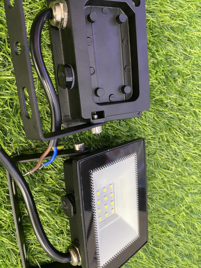 Product Introduction of Đèn pha led Liper. 10w/50w. Vỏ nhôm nguyên khối, kính cường lực, chống mưa IP65 34