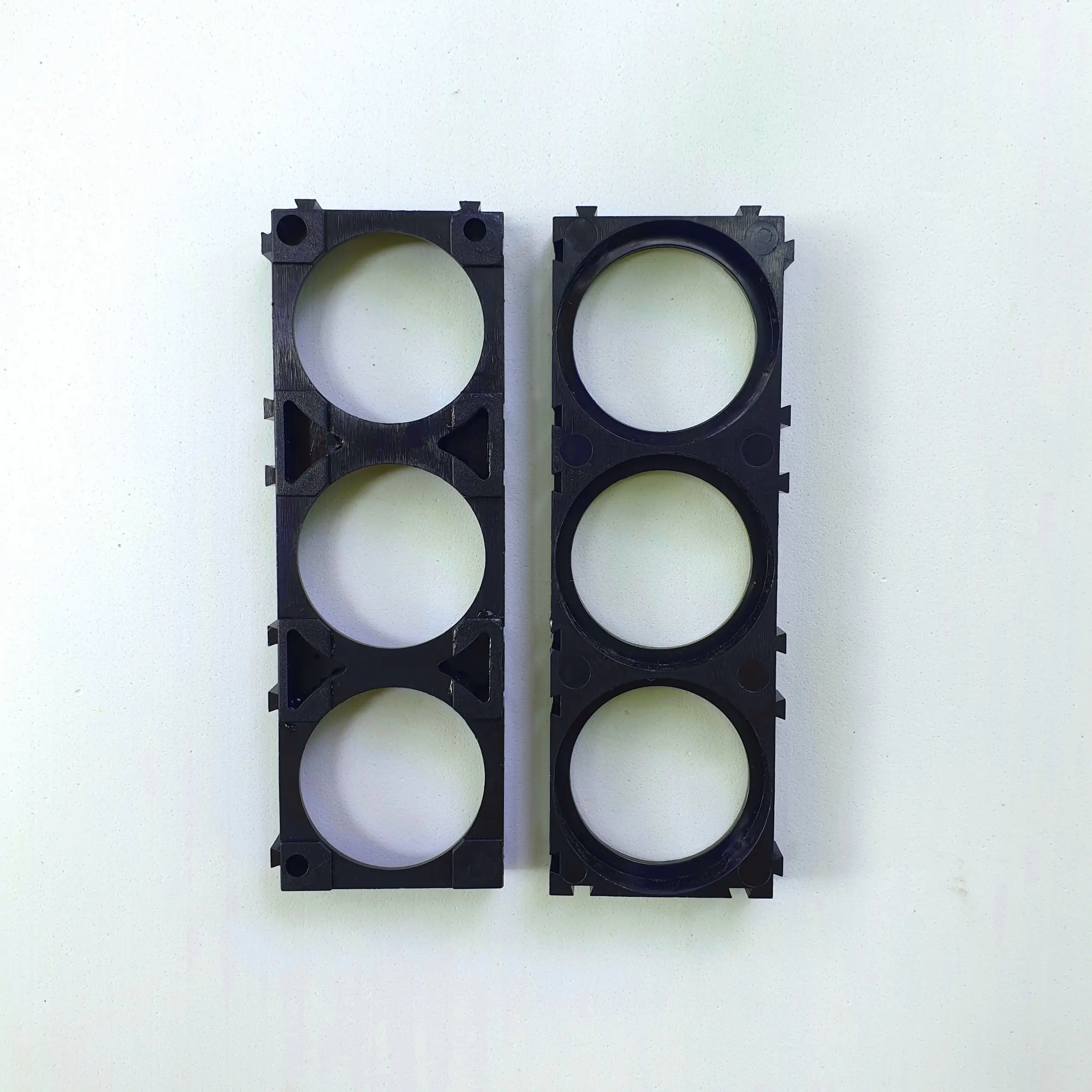 Khung gắn pin 33140  2 , 3 cell ,gông pin 33140 , đế đỡ gắn pin 2 , 3 viên tiện dụng