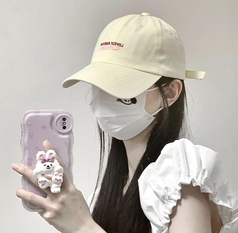 Product Introduction of Mũ Bóng Chày Phong Cách Hàn Quốc, Nữ, Bộ Sưu Tập Xuân Hè, Thời Trang, Dễ Phối Đồ, Thích Hợp Cho Học Sinh, Mặt Nhỏ, Chống Nắng, Đầu Mềm, Thêu Chữ, Vành Cong, Mũ Lưỡi Trai, Năm 2025, Bán Chạy Cửa Hàng 2