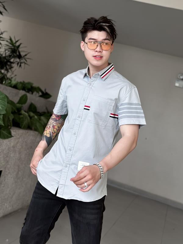 Áo sơ mi nam tay ngắn , có hoạ tiết tay, phối cổ , chất cotton Menswear 8TC4725