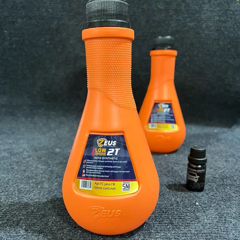 Nhớt Cam 2T ZEUS 700ml Có Mùi Thơm. 3