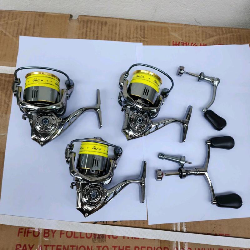 Máy Lure Đứng Cao Cấp Orca  D01 Có Sẵn Dây Pe-  Tiện lợi  Size 1000S cho UL và 3000s  - 4000 Cho AE lure lóc các loại  ---- Thông Số Máy - Có 2 Bản tay đôi và tay đơn. Đi Câu Bắt Cá Fishing