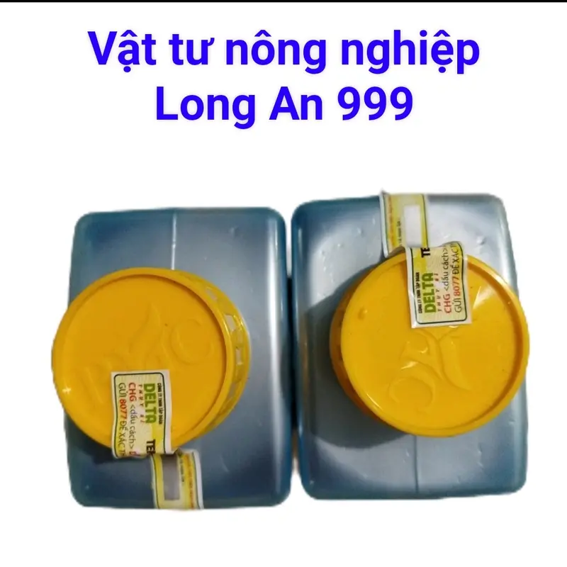 02 chai nhựa xám nắp vàng KHAIHOANG Q10 THỂ TÍCH 900ML dùng chứa nước xanh dương kèm nắp có ren khóa nắp chai 02 mẫu mới Đựng Gia Vị 0