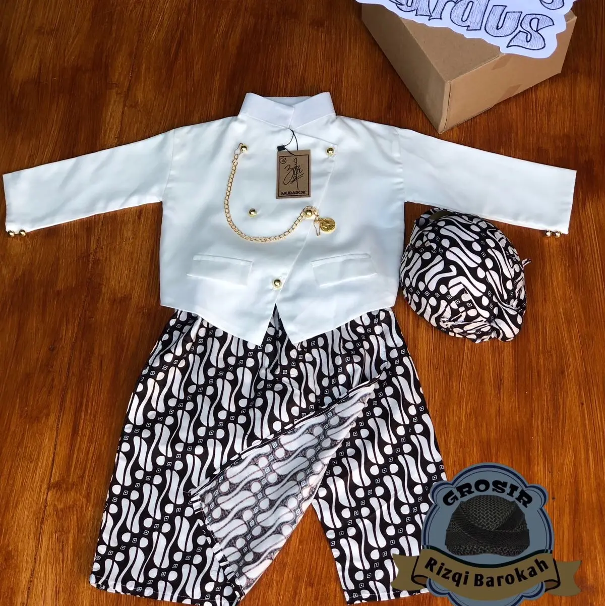 Di jamin 100 % realpict Set. Beskap premium anak Bonus rantai Katun Setelan Beskap Anak