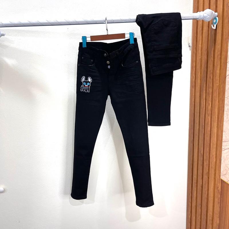 Quần jean đen thêu sói bản 4 cúc mã 9863