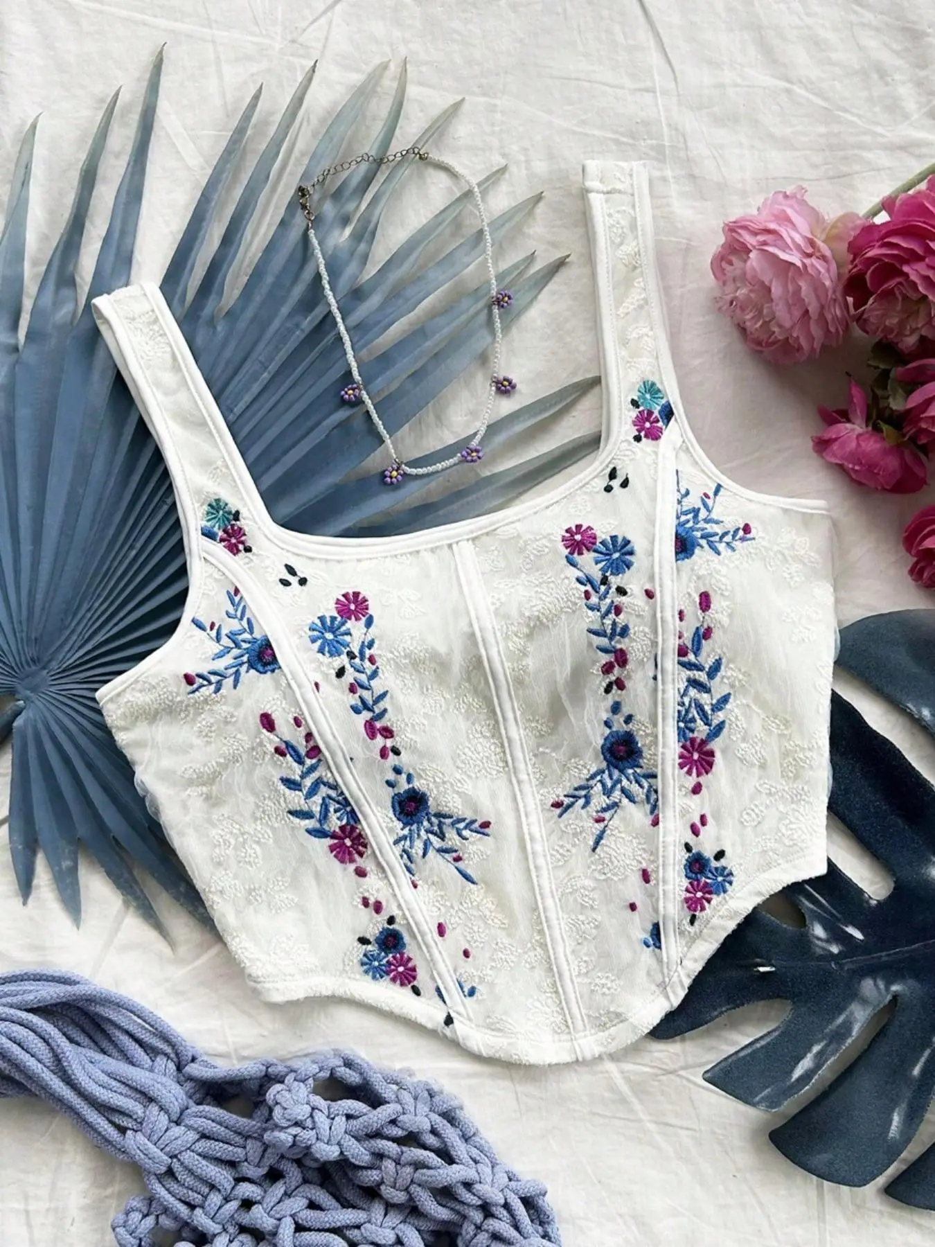 Women's Floral Embroidery Crop Tank Top, Boho Sleeveless Top for Summer, Ladies Clothes for Beach Holiday Vacation, Womenswear