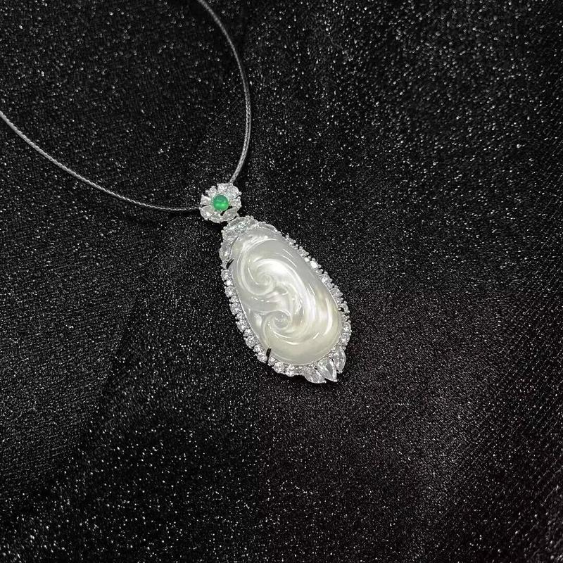 Product Introduction of Silver-plated inlaid agate white chalcedony ruyi pendant green agate female jade necklace pendant 1