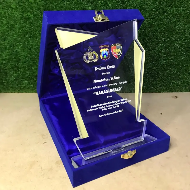 Plakat Akrilik Custom Narasumber Sehari Jadi 0