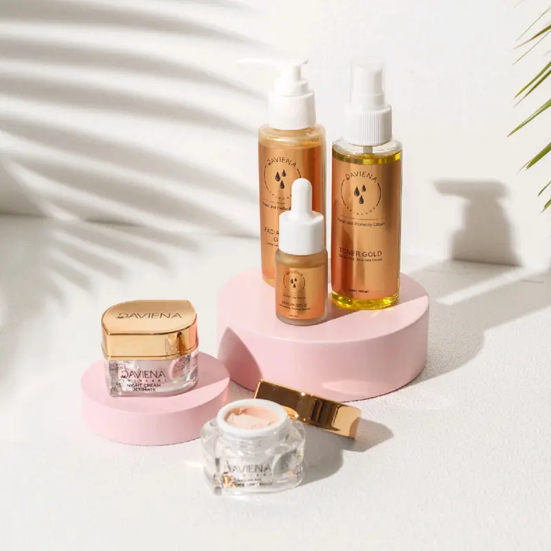 GOLD SERIES DAVIENA SKINCARE Semua Jenis Kulit Kulit sensitif Kontrol Minyak Facial Hitam Mencerahkan Wajah Memutihkan Komedo Mengencangkan Berjerawat Perawatan Kerutan 2
