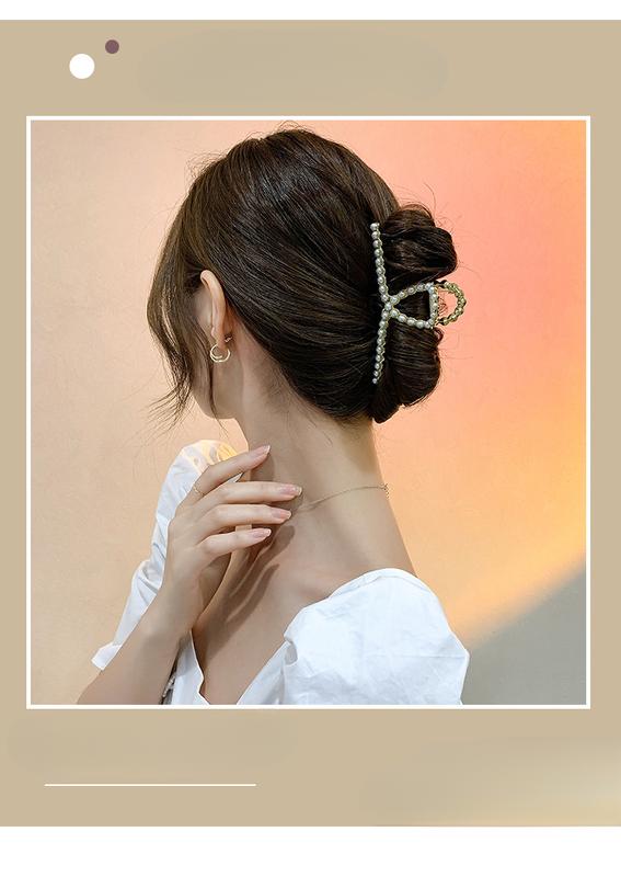 Product Introduction of Barrettes Back Head Grip Female \New Large Shark Clip High Sense Hairpin Net Red Hair Barrettes Clip Hairware 1