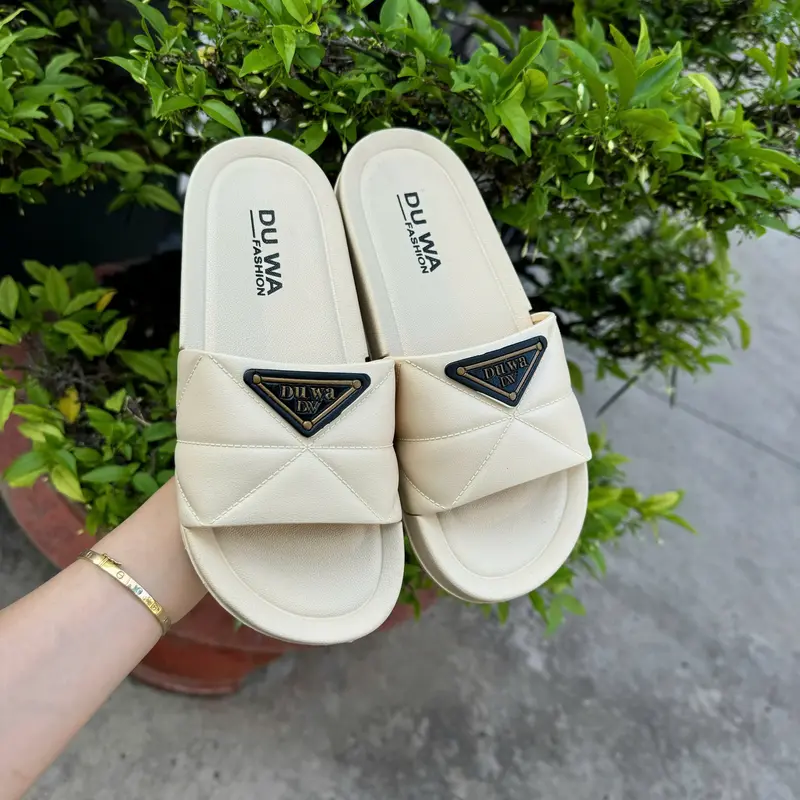 Dép quai ngang nữ đế 3cm chất liệu EVA siêu nhẹ- đế chống hơn trượt-êm chân thoáng mát  ( QUAI NGANG NỮ TAM GIÁC MÀU TRÀ SỮA) Slipper DéP 4