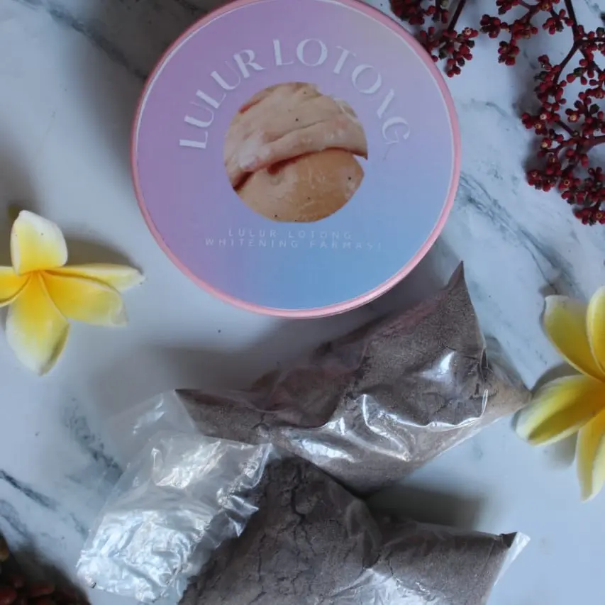 Lulur lotong bubuk whitening farmasi 250 gr