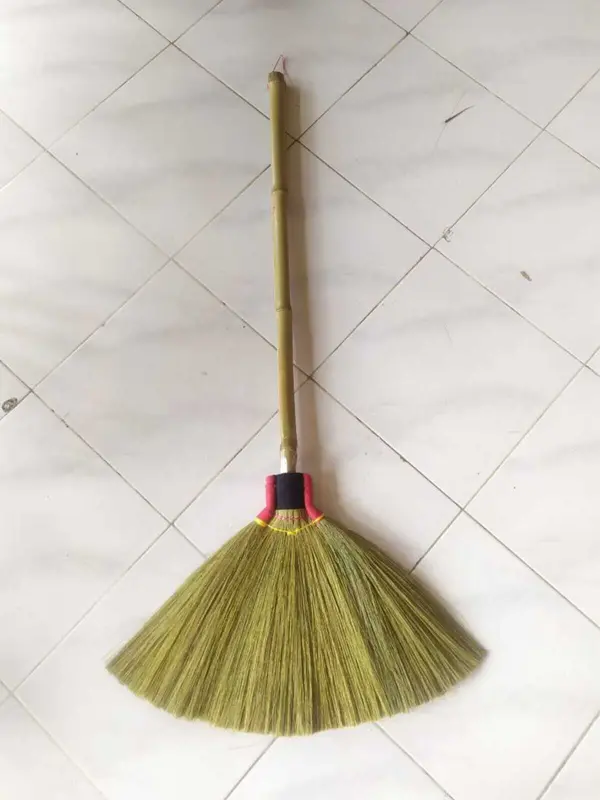 Sapu Lantai Awet Ijuk Rayung Tebal Gagang Bambu dengan gagang 1