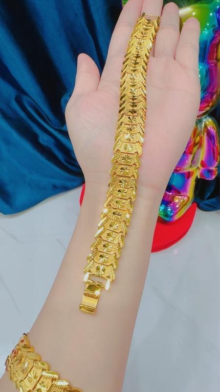 Product Introduction of Lắc tay hoa thị bản to màu 24 k  ( ấn vào phần mô tả để xem video cách mở khoá đeo lắc tay) 6