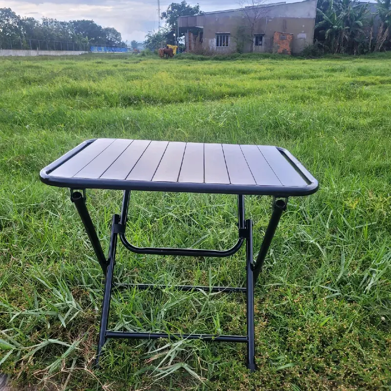 Bàn Camping lá xếp gọn màu đen & màu vàng 2