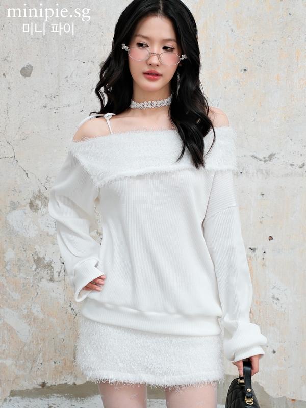 Áo Trễ Vai Nữ Phối Lông COLLIN Dệt Kim Mùa Đông - Minipie