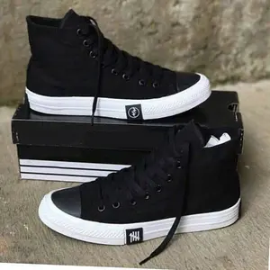 sepatu pria sepatu allstar petir tinngi sepatu allstar hitam sepatu sekolah smp sma sepatu outdoor berkualitas sepatu cnvers sepatu wanita kualitas premium sepatu petir terbaru size36/43 Casual Shoes Sneakers Snekers