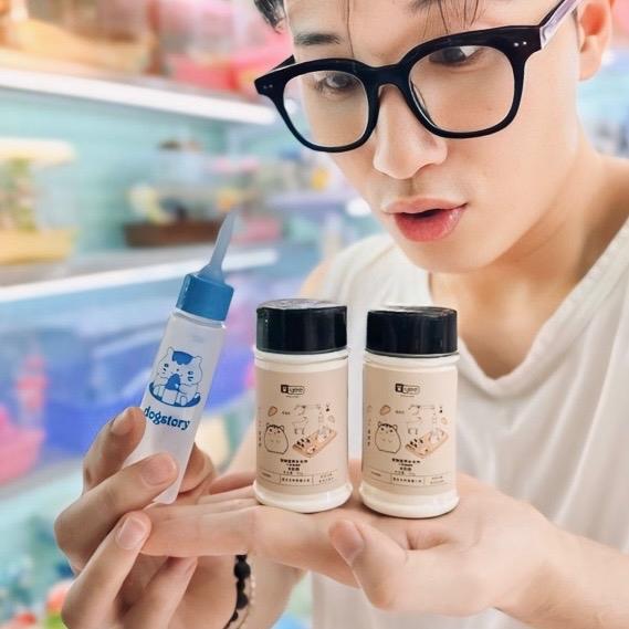  COMBO SỮA DÊ CHUYỂN DỤNG CHO HAÁMTER gồm: 2 Lọ Sữa Dê+ 1 Bình Sữa Hamster 